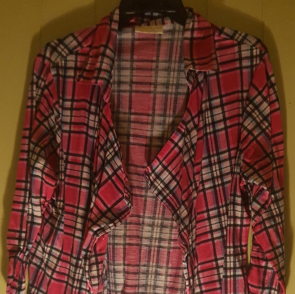 3 quarter length pink and black striped top